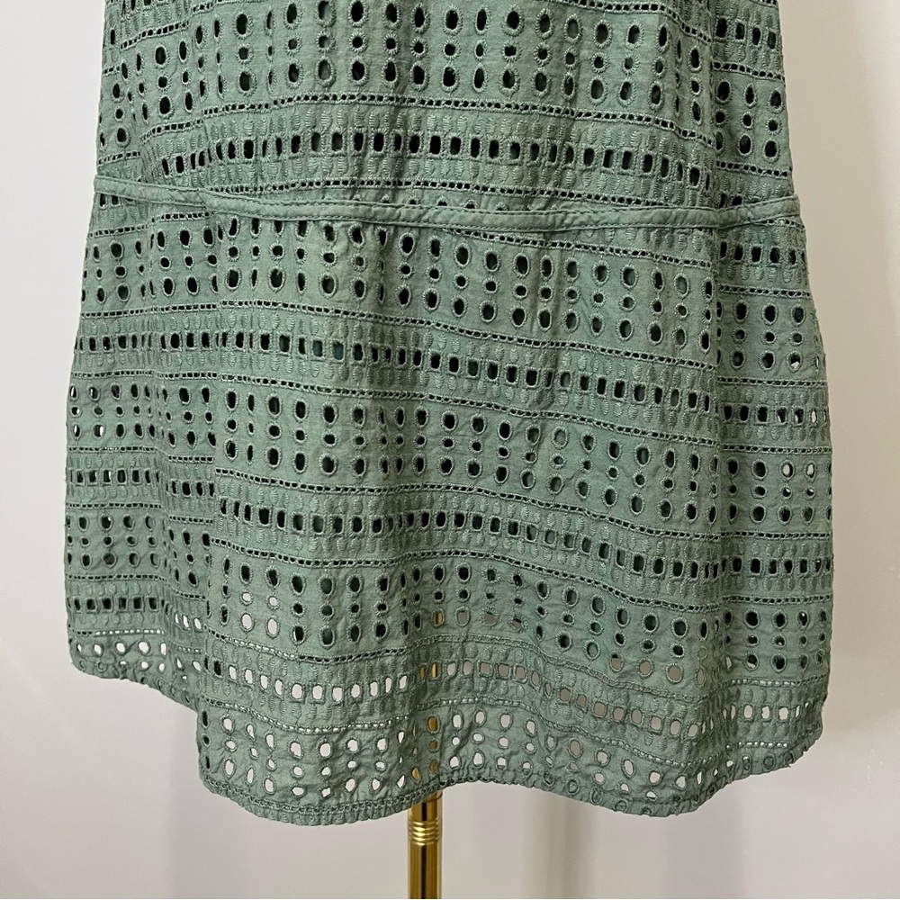 *SOLD*GAP Eyelet Fit and Flare Cotton Dress Size 8 - Picture 4 of 9